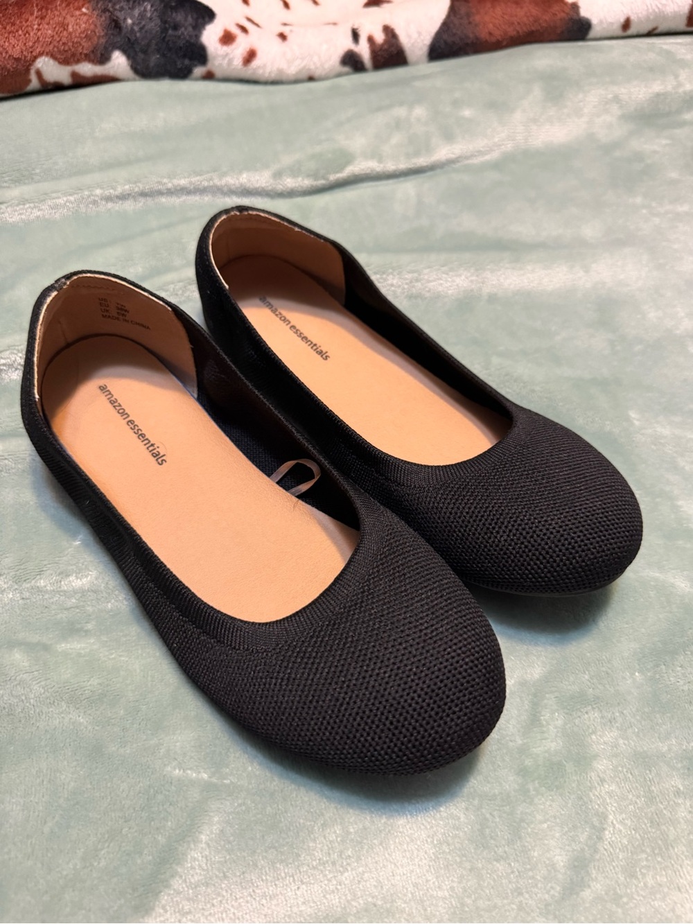 Amazon Essentials Black Knit Slip-On Ballet Flats